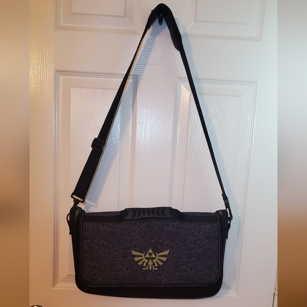 Nintendo Switch Legends of Zelda: Breath of the Wild Messenger Bag